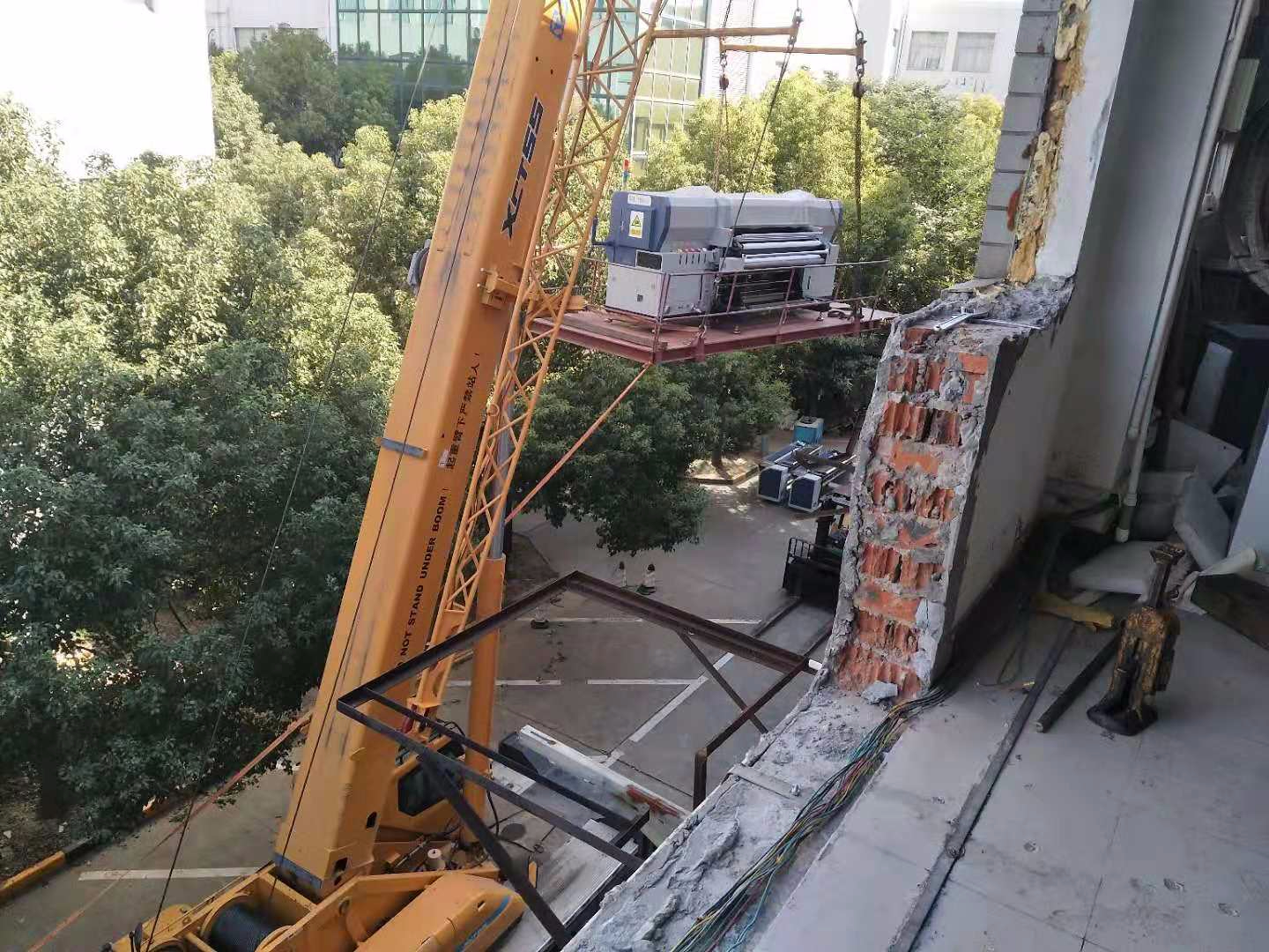 印染設備吊裝上樓