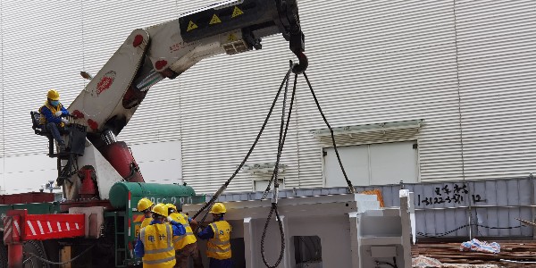 屹星解讀：設(shè)備吊裝搬運施工需要哪些人員參與?